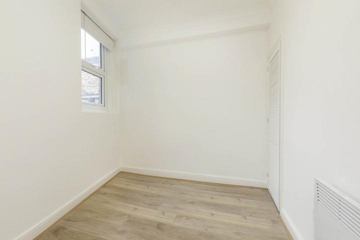 Recently Refurbished Apartment High Road, Willesden 